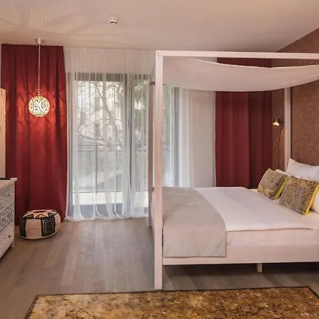 Gapsite Hotel